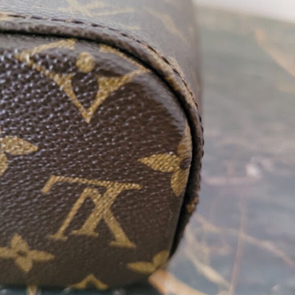 Louis Vuitton Small Bucket Bag - Picture 10 of 16